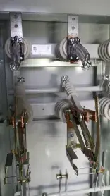 Коммутационная часть высоковольтной камеры КТП крупным планом